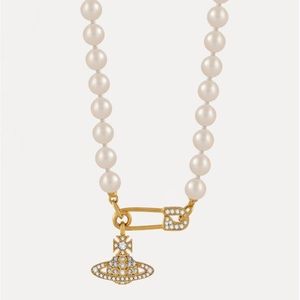 Vivienne Westwood Lucrece pearl necklace Gold